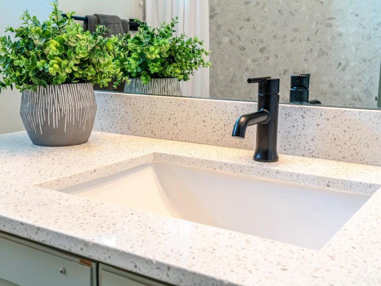 Come cambiare rubinetto bagno